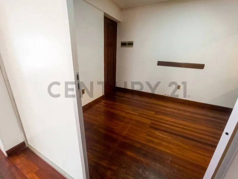 Foto 6 de Amplias Oficinas en Alquiler – Excelente Ubicacion Centrica