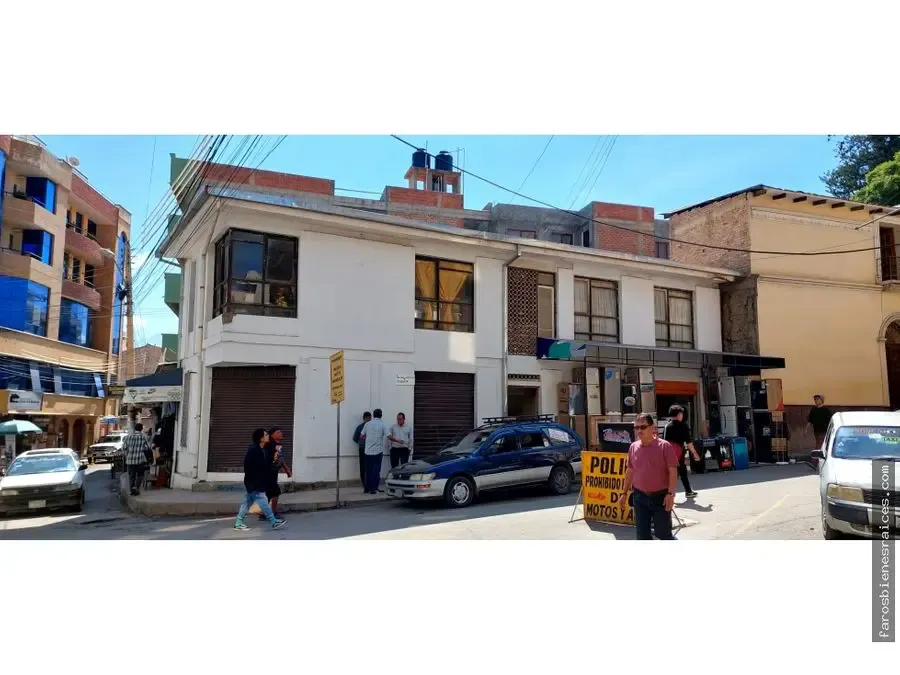 Foto 1 de Casa Comercial Prox. Templo San Idelfonso