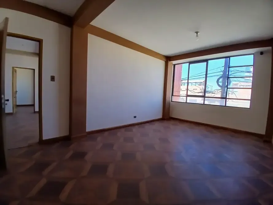 Foto 5 de Local comercial en alquiler de 320 m² con parqueo en calle La Plata, Oruro