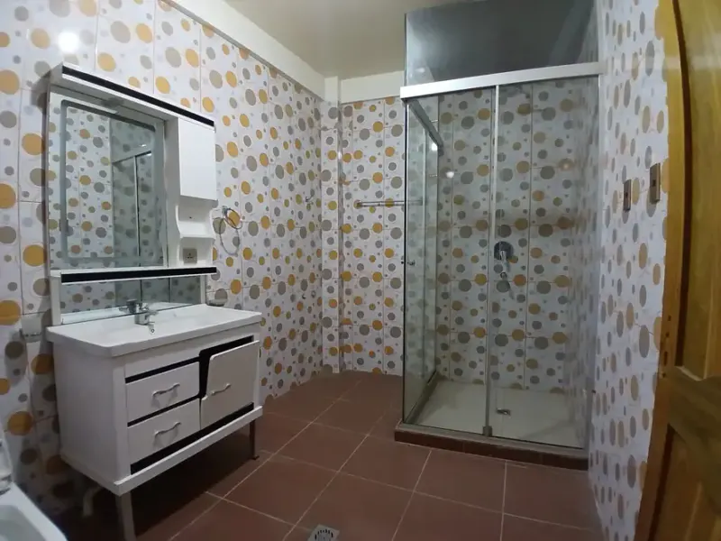 Foto 9 de Local comercial en alquiler de 320 m² con parqueo en calle La Plata, Oruro