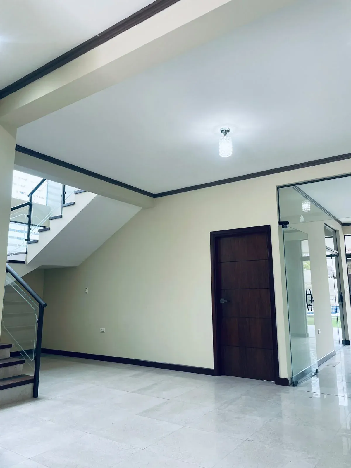 Foto 4 de Lujosa Casa Dentro de Condominio Rio Sierra del Urubo