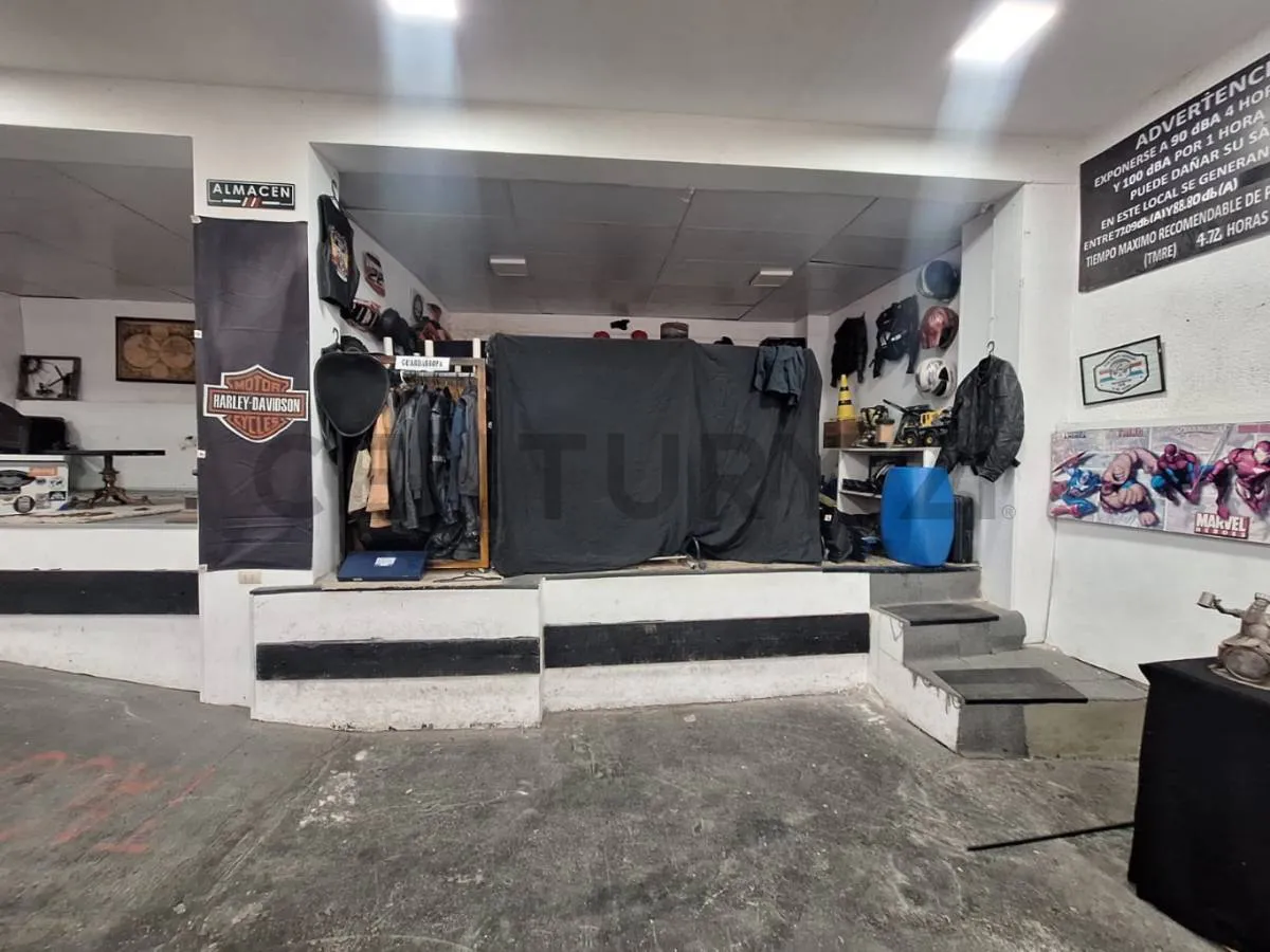 Foto 7 de Local Comercial en Alto Obrajes | Espacio Multifuncional y Versátil