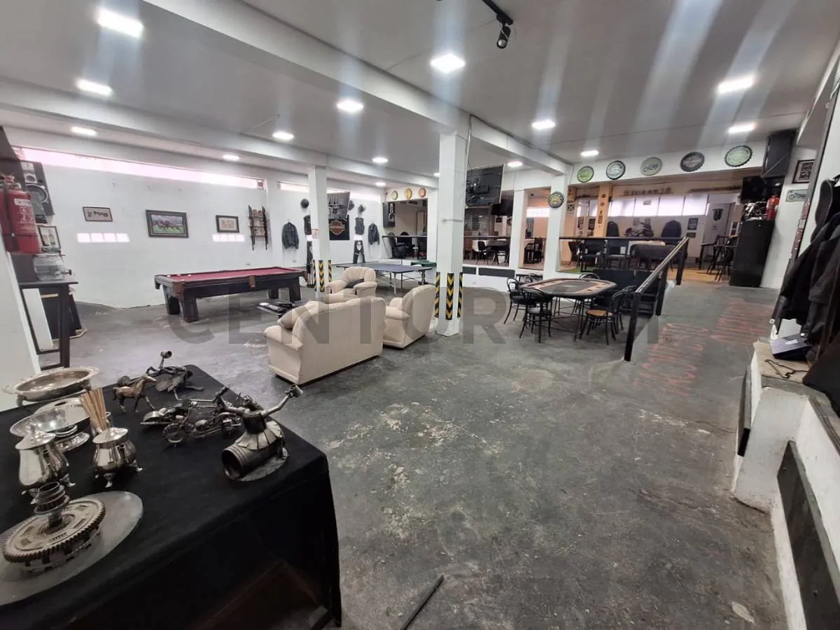 Foto 5 de Local Comercial en Alto Obrajes | Espacio Multifuncional y Versátil
