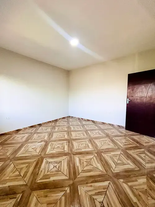 Foto 9 de Casa en Alquiler con 5 Habitaciones - Urb. La Solución Final Av. Moscú