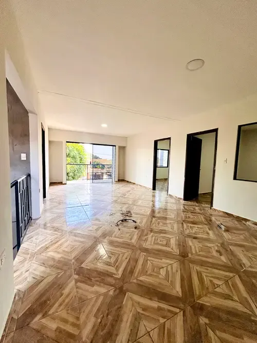 Foto 11 de Casa en Alquiler con 5 Habitaciones - Urb. La Solución Final Av. Moscú