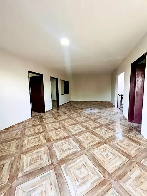 Foto 10 de Casa en Alquiler con 5 Habitaciones - Urb. La Solución Final Av. Moscú