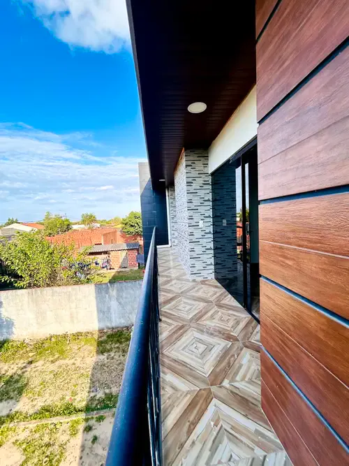 Foto 3 de Casa en Alquiler con 5 Habitaciones - Urb. La Solución Final Av. Moscú