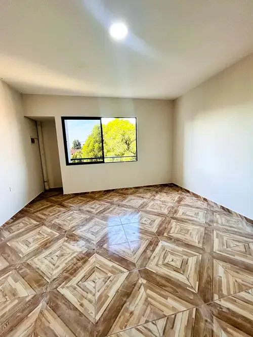 Foto 16 de Casa en Alquiler con 5 Habitaciones - Urb. La Solución Final Av. Moscú