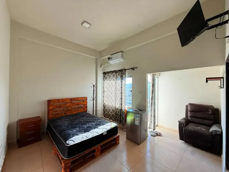 Foto 8 de Casa Comer+Billar+9 cuartos+ tinglado en Venta!