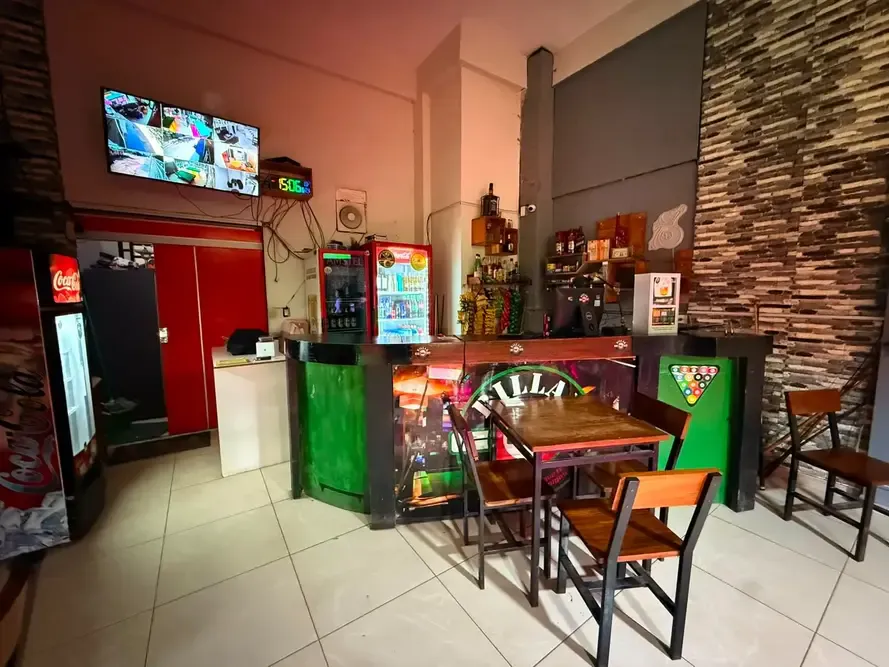 Foto 4 de Casa Comer+Billar+9 cuartos+ tinglado en Venta!