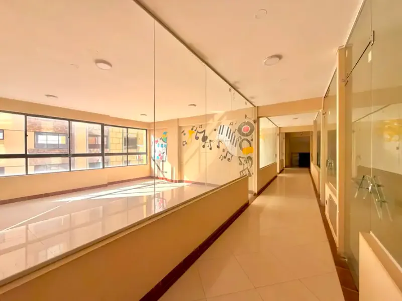 Foto 14 de Local Comercial en Alquiler – Piso 2-8 en El Centro de Cochabamba