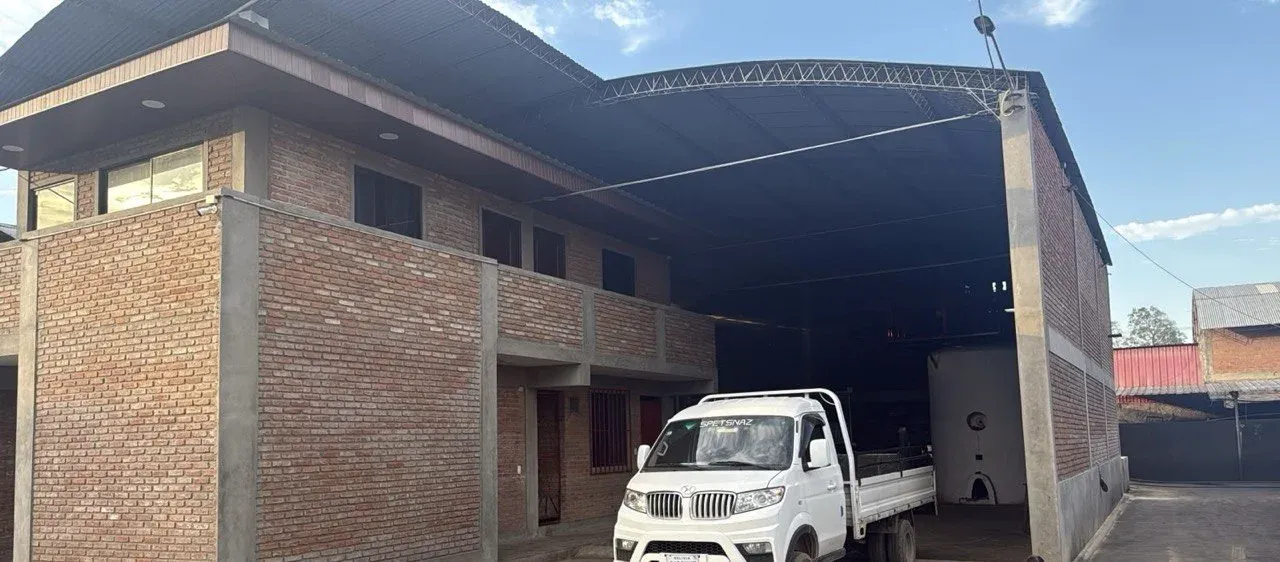 Foto 1 de Fábrica en Venta Ideal para Inversión
