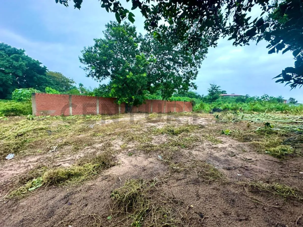 Foto 5 de Amplio terreno en Venta - En esquina