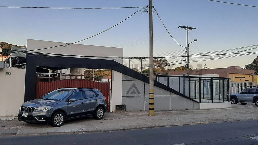 Foto 20 de Venta Showroom y Tinglado+Local Comercial + Oficinas,Av Roca Coronado y 4to An