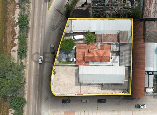 Foto 2 de Venta Showroom y Tinglado+Local Comercial + Oficinas,Av Roca Coronado y 4to An