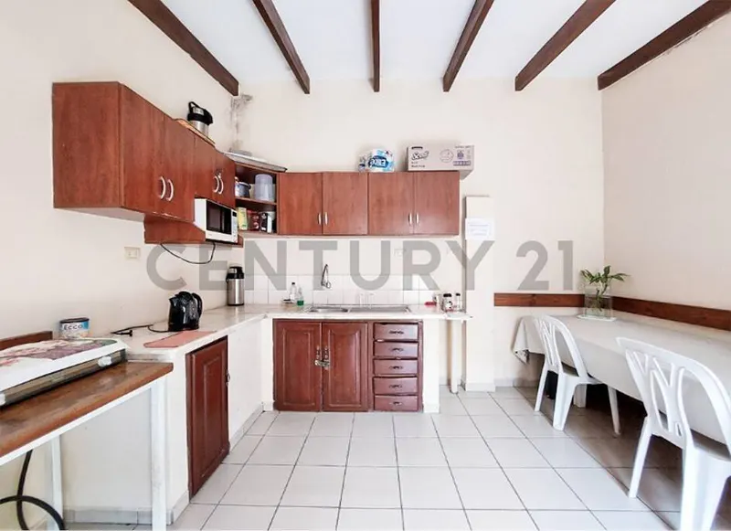 Foto 12 de Venta Showroom y Tinglado+Local Comercial + Oficinas,Av Roca Coronado y 4to An