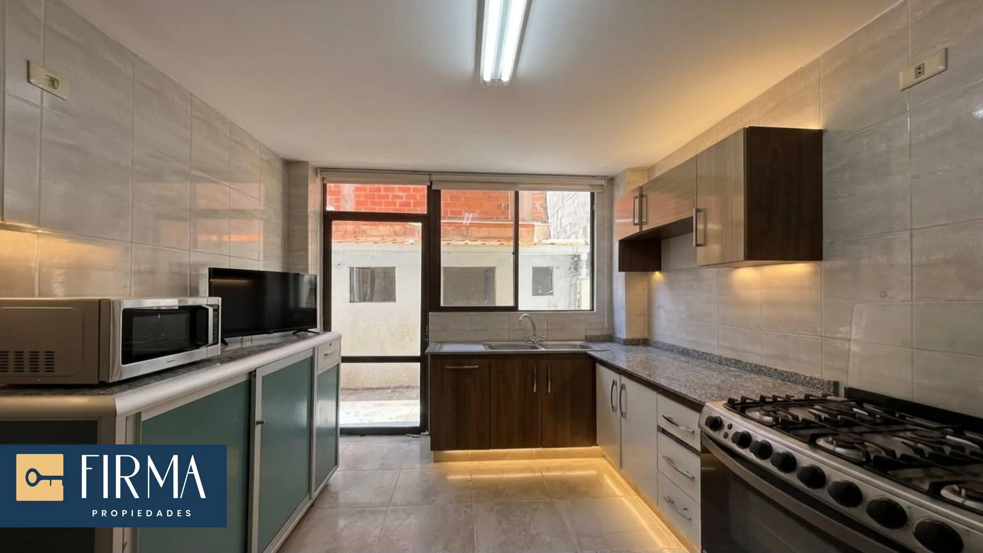 Foto 4 de Compra Esta Amplia Casa en Urbanización El Pedregal