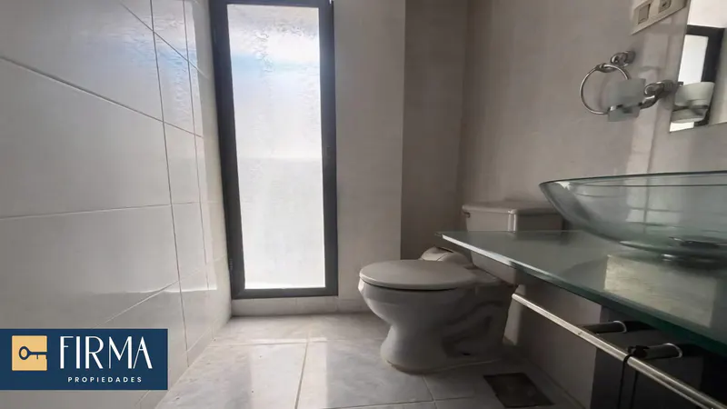 Foto 8 de Compra Esta Amplia Casa en Urbanización El Pedregal
