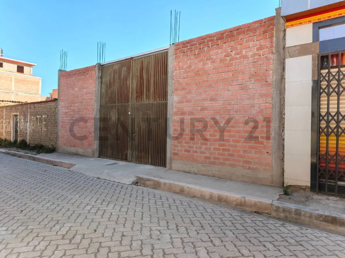 Foto 1 de Terreno en venta a 10 metros de la carretera a laja
