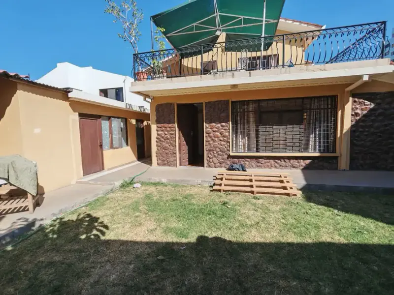 Foto 8 de Oficina Independiente en Alquiler 200m2 en Planta baja casi Av Aniceto Padilla y Av Libertador