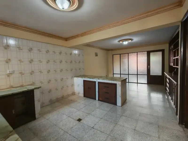 Foto 15 de Oficina Independiente en Alquiler 200m2 en Planta baja casi Av Aniceto Padilla y Av Libertador