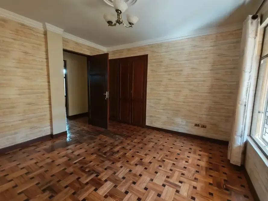 Foto 6 de Oficina Independiente en Alquiler 200m2 en Planta baja casi Av Aniceto Padilla y Av Libertador