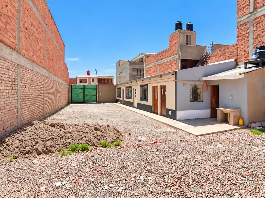 Foto 3 de Casa Independiente en Alquiler | Ideal para Negocio y Vivienda Urbanización Sierra Mier – Zona Norte de Oruro