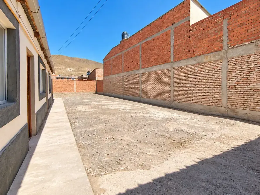 Foto 4 de Casa Independiente en Alquiler | Ideal para Negocio y Vivienda Urbanización Sierra Mier – Zona Norte de Oruro