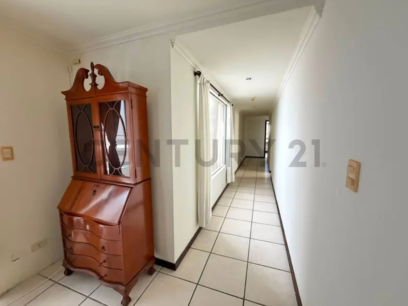 Foto 9 de Departamento EN ANTICRETICO de 200 m² en el Edificio Iguazú
