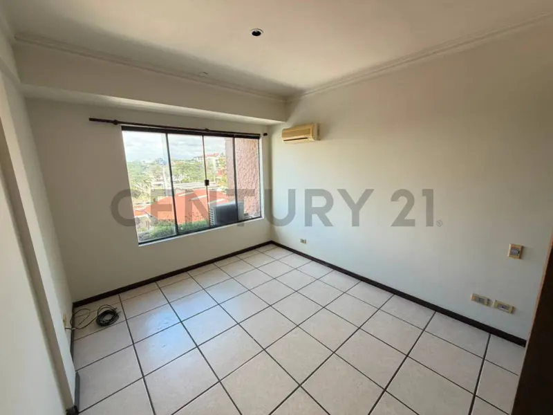 Foto 6 de Departamento EN ANTICRETICO de 200 m² en el Edificio Iguazú