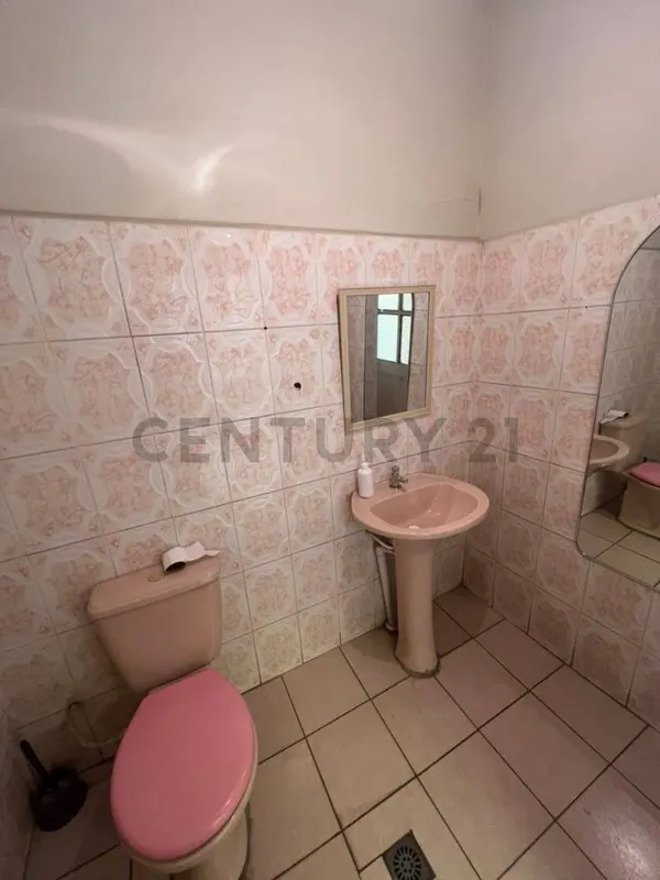 Foto 12 de Casa Comercial en Venta – Pleno Centro de Sucre