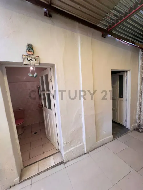 Foto 11 de Casa Comercial en Venta – Pleno Centro de Sucre