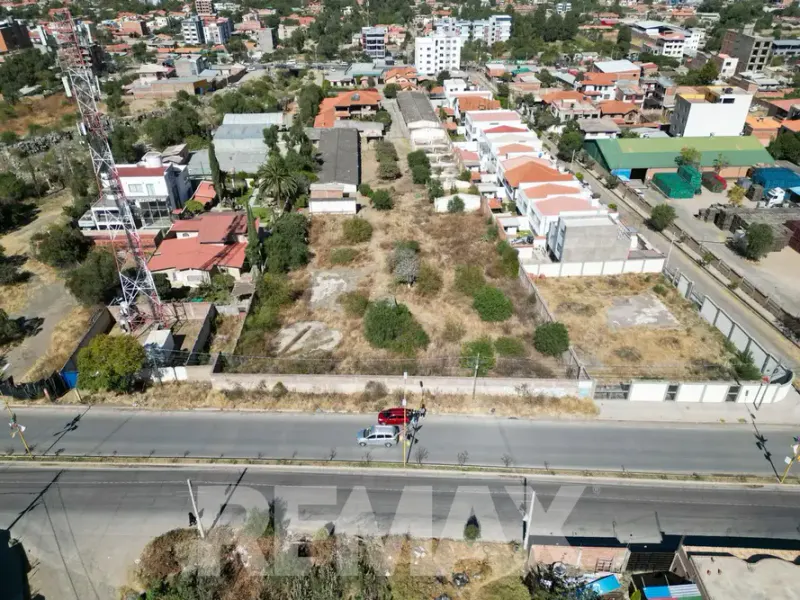 Foto 9 de Terreno en Venta Sobre Avenida Principal