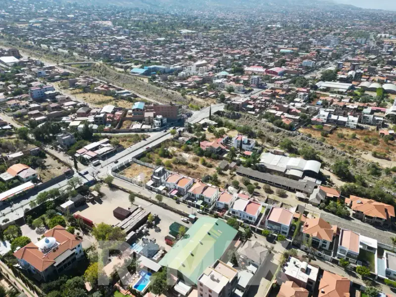 Foto 6 de Terreno en Venta Sobre Avenida Principal