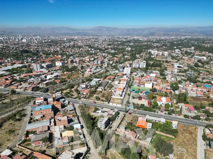 Foto 3 de Terreno en Venta Sobre Avenida Principal