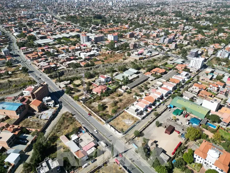Foto 10 de Terreno en Venta Sobre Avenida Principal