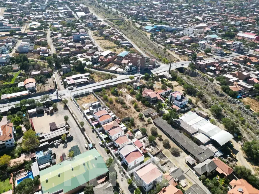 Foto 4 de Terreno en Venta Sobre Avenida Principal