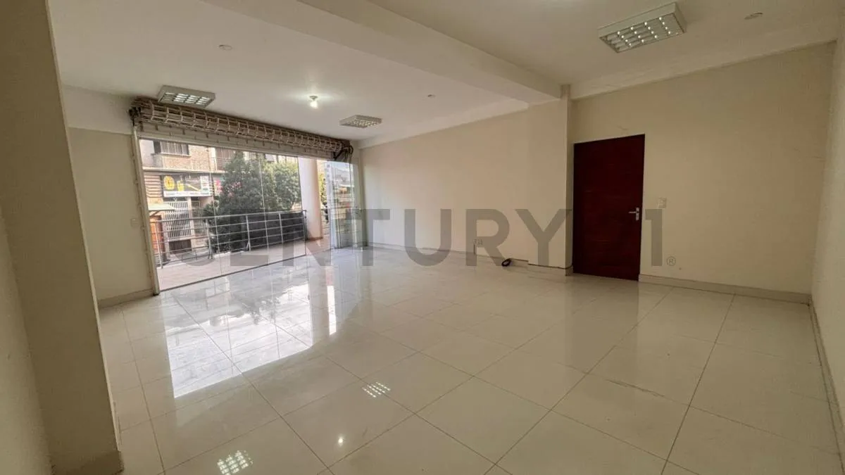 Foto 3 de ¡Local Comercial en Alquiler! – Edif. Las Torretas