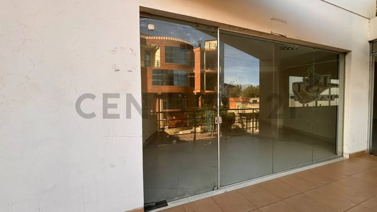 Foto 2 de ¡Local Comercial en Alquiler! – Edif. Las Torretas