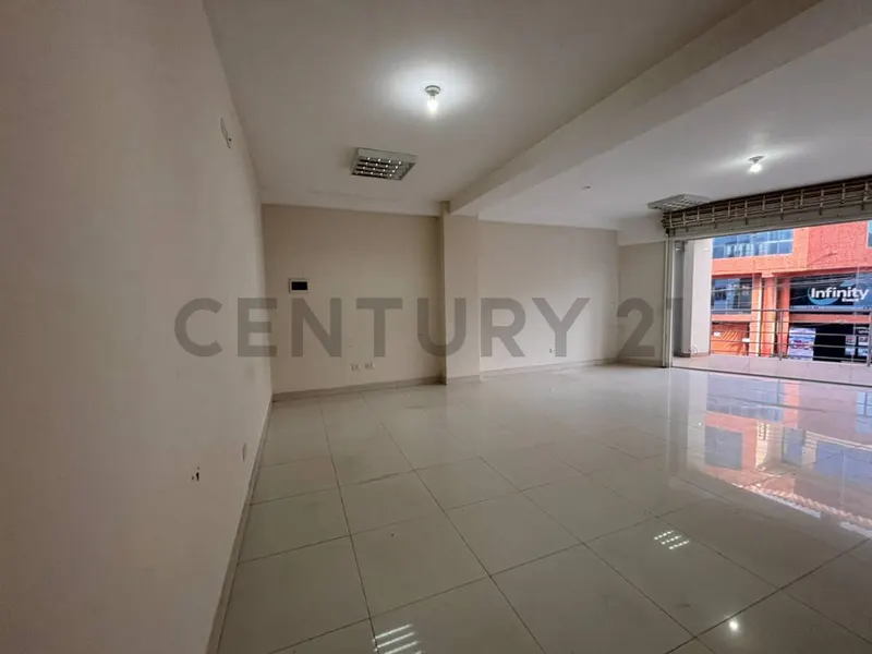 Foto 6 de ¡Local Comercial en Alquiler! – Edif. Las Torretas