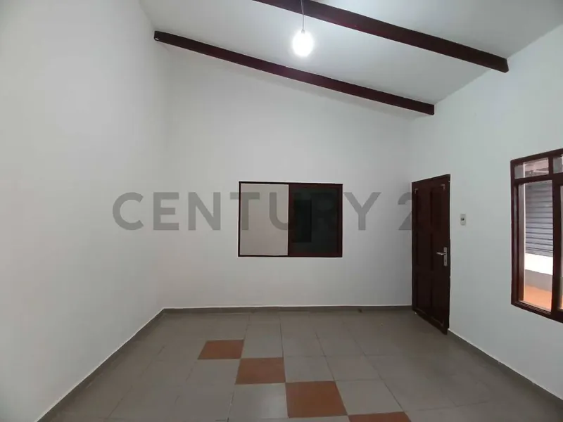Foto 19 de En Alquiler – 2 Galpones + 3 Oficinas