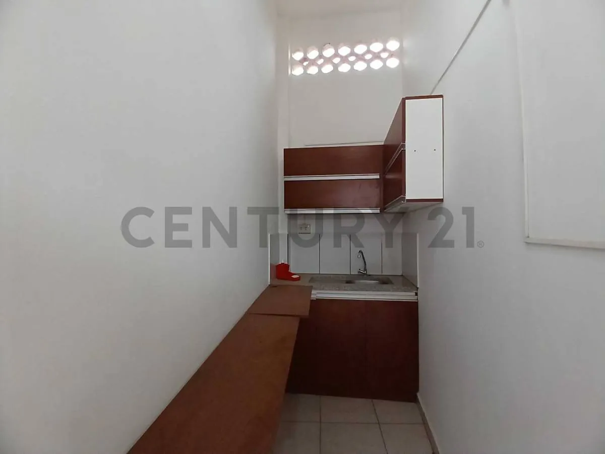 Foto 13 de En Alquiler – 2 Galpones + 3 Oficinas