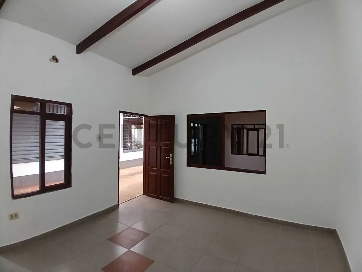 Foto 8 de En Alquiler – 2 Galpones + 3 Oficinas