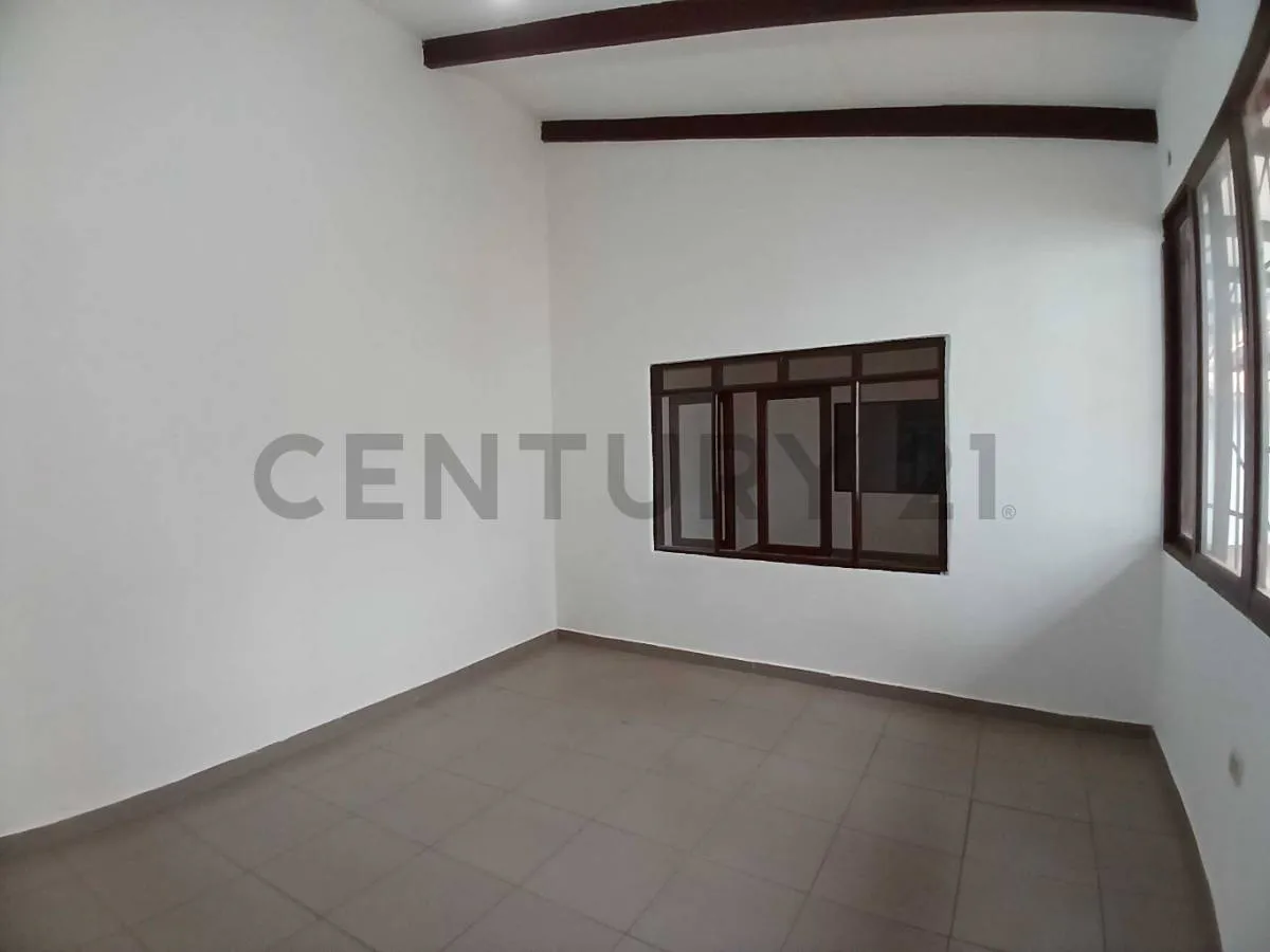 Foto 7 de En Alquiler – 2 Galpones + 3 Oficinas