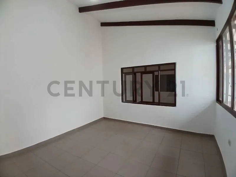 Foto 7 de En Alquiler – 2 Galpones + 3 Oficinas