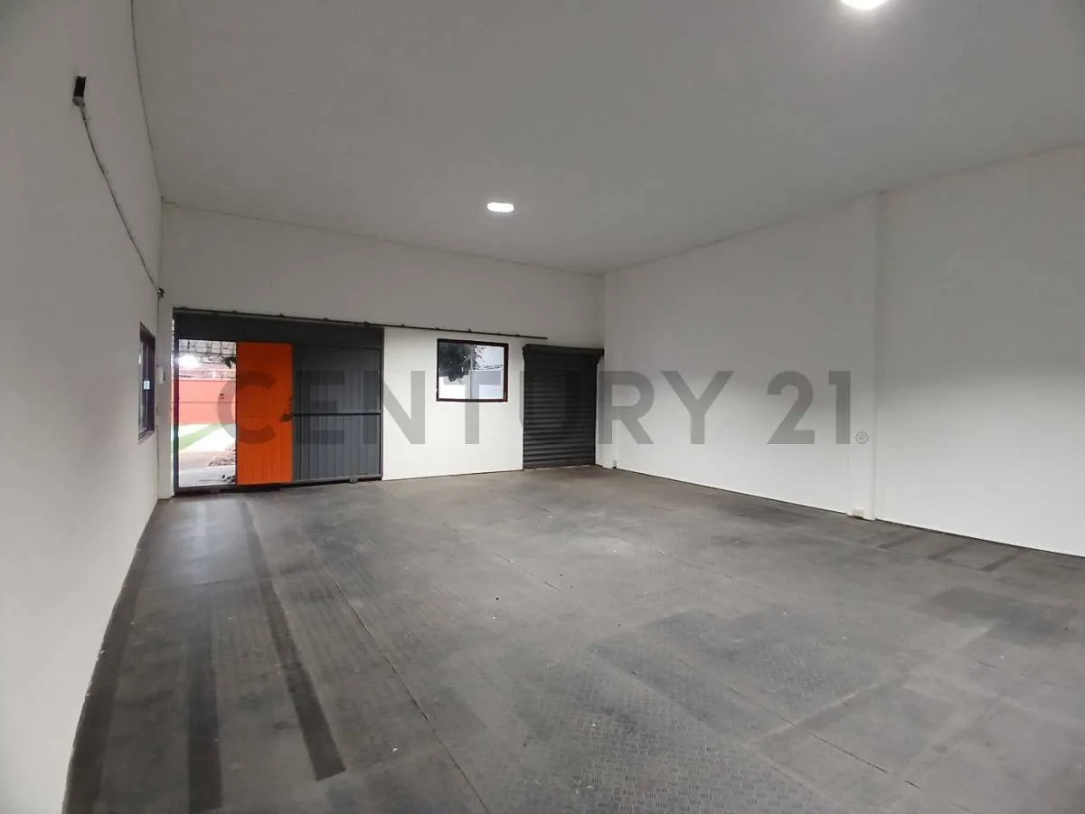 Foto 5 de En Alquiler – 2 Galpones + 3 Oficinas