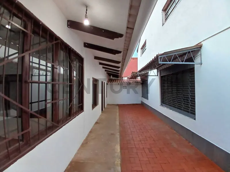 Foto 12 de En Alquiler – 2 Galpones + 3 Oficinas