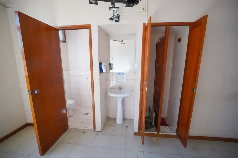 Foto 17 de 🏥 Clínica / Centro Empresarial en Alquiler – Av. Potosí | Queru Queru