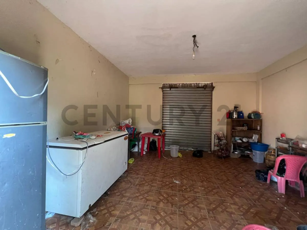 Foto 4 de Casa con 4 tiendas en anticretico
