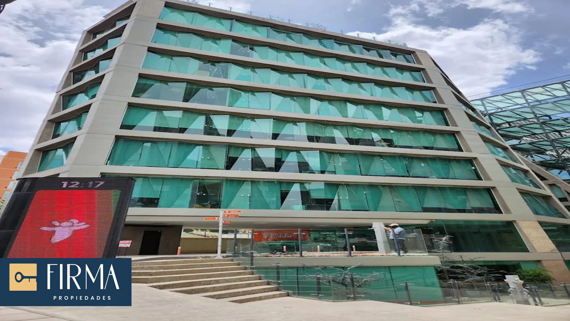 Foto 1 de Compra Tu Oficina en Edificio Exclusivo Calacoto